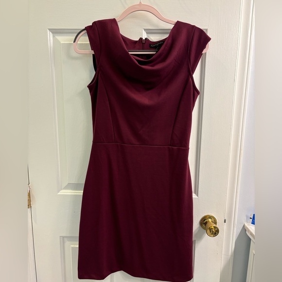 New but no tag | Banana Republic | size 4 | maroon cowl neck dress - Picture 2 of 6